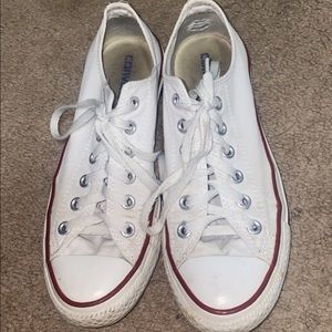 White Womens Converse , 8.5 , sone dirt damage